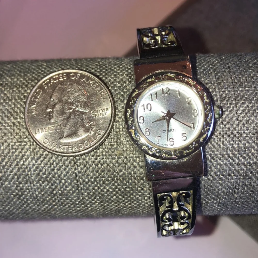 Silver Tone Floral Cutout Band Retro Boho Watch Wristwatch - Picture 2 of 8